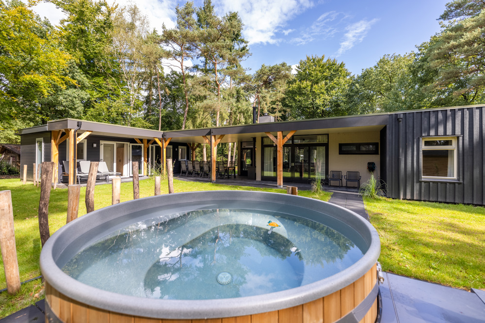 Groepsaccommodatie de Roedel met hottub en ligbad