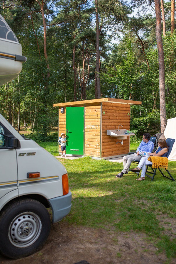 kampeerplaats met privé sanitair op RCN Vakantiepark